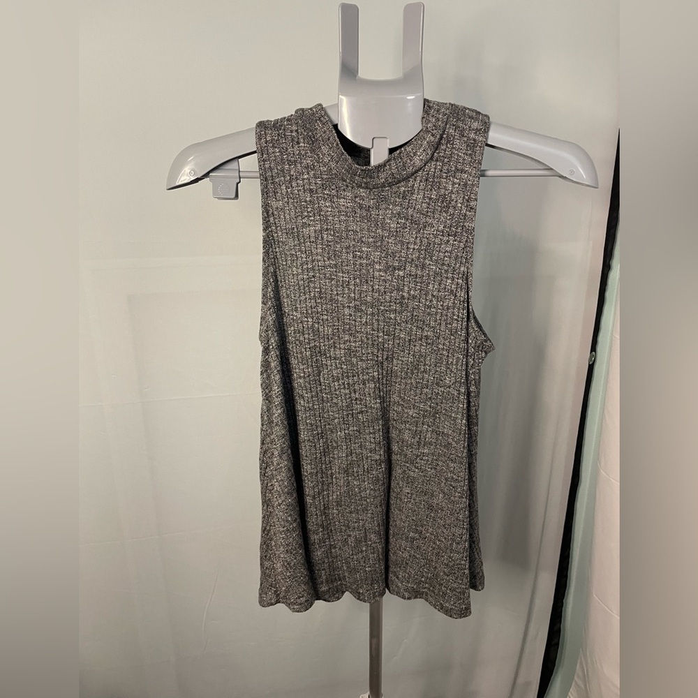Hollister Gray‎ Sleeveless Knit Top | Large